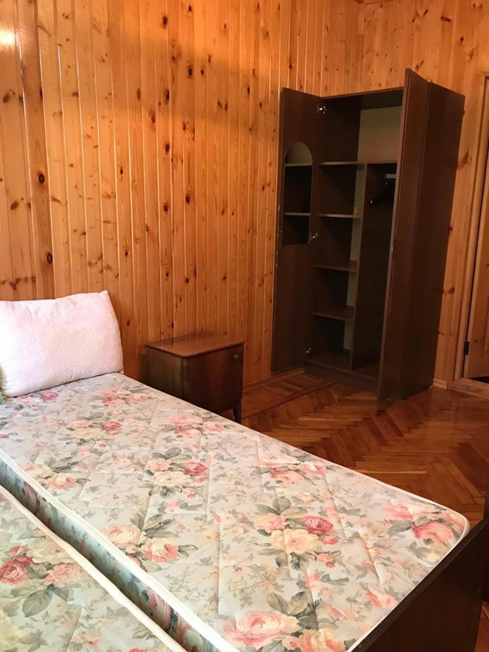 加格拉 Гостевой Дом С Садом酒店 外观 照片